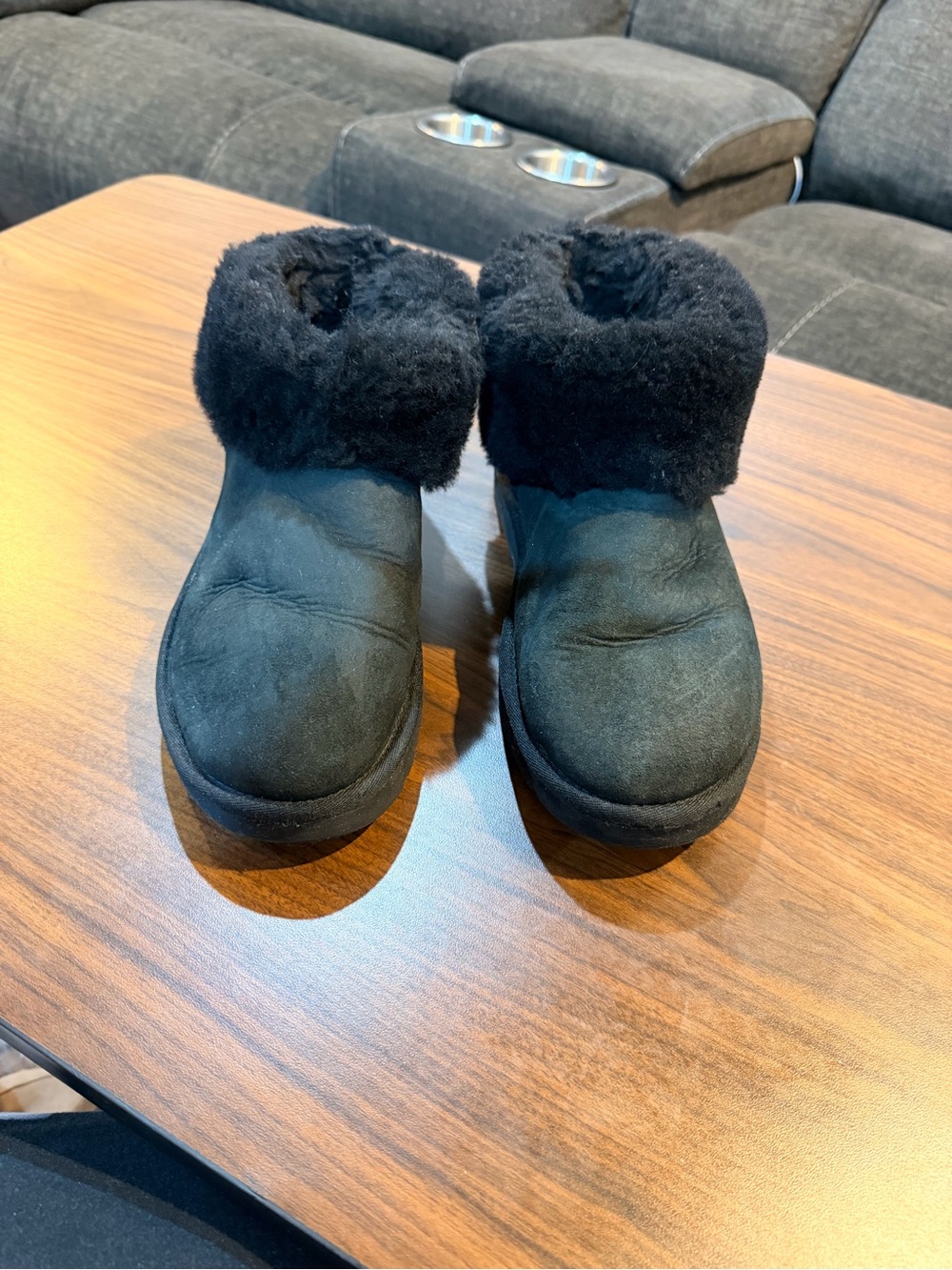 UGG Women’s Black Shearling Cuff Ankle Booties size 9